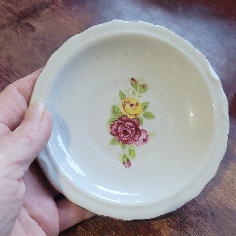 4.5" Floral Patterned Ceramic Dish
